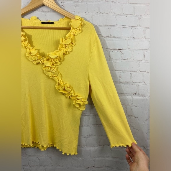 Cyrus Blouse Womens Size Large Sunshine Yellow Stretchy Ruffle Trim V-Neck Top - Picture 5 of 7